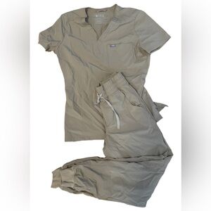 FIGS limited edition tan color- XS top and XXS bottom